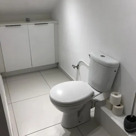 Apartamento Studio Tres Calme A Fréjus